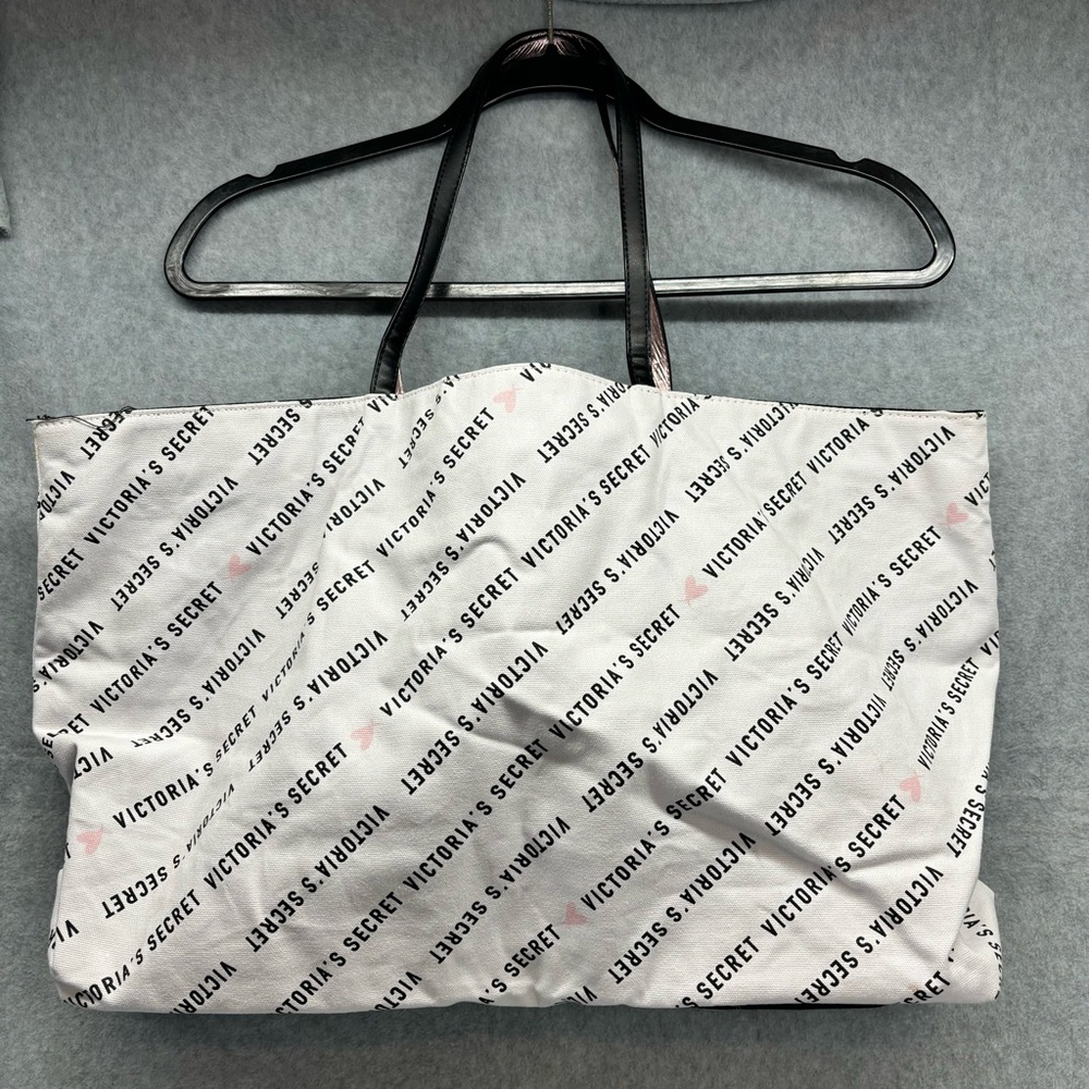 Victoria's Secret Logo Tote Bag White with Pink Hearts NWOT